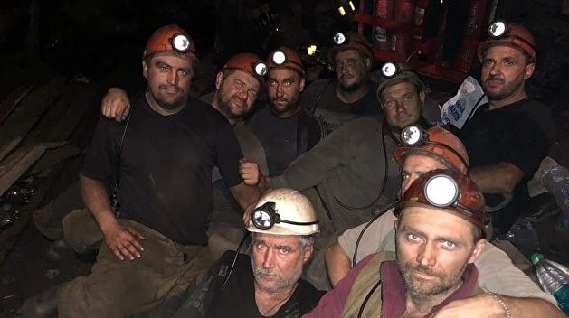 забастовщики