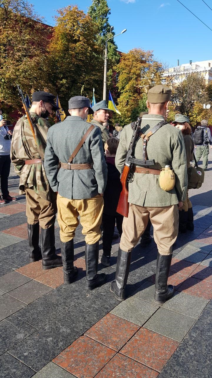 некоторые вооружены