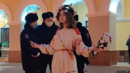 Перформанс Алены Богдановой