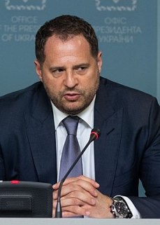 Андрій_Єрмак_під_час_брифінгу