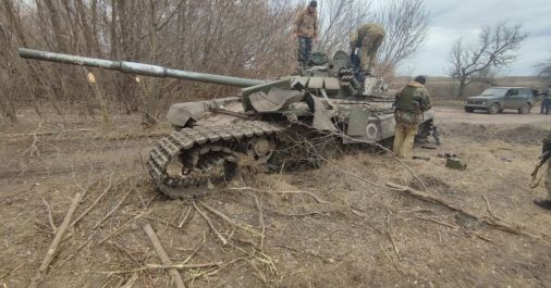 уничтожают живую силу оккупантов