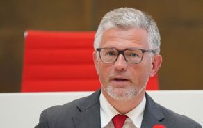 Андрей Мельник